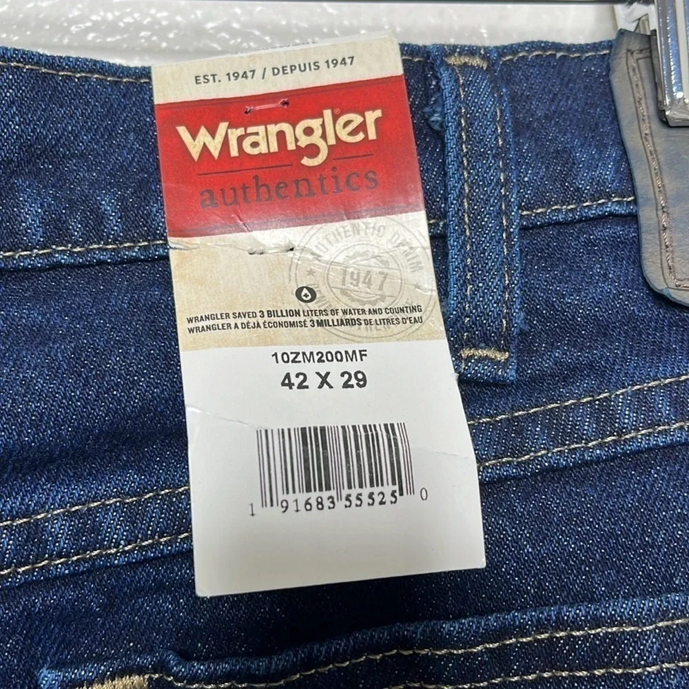 New Wrangler Authentic Relaxed Fit Flex Jeans Dark Wash Men Size 42 x 29